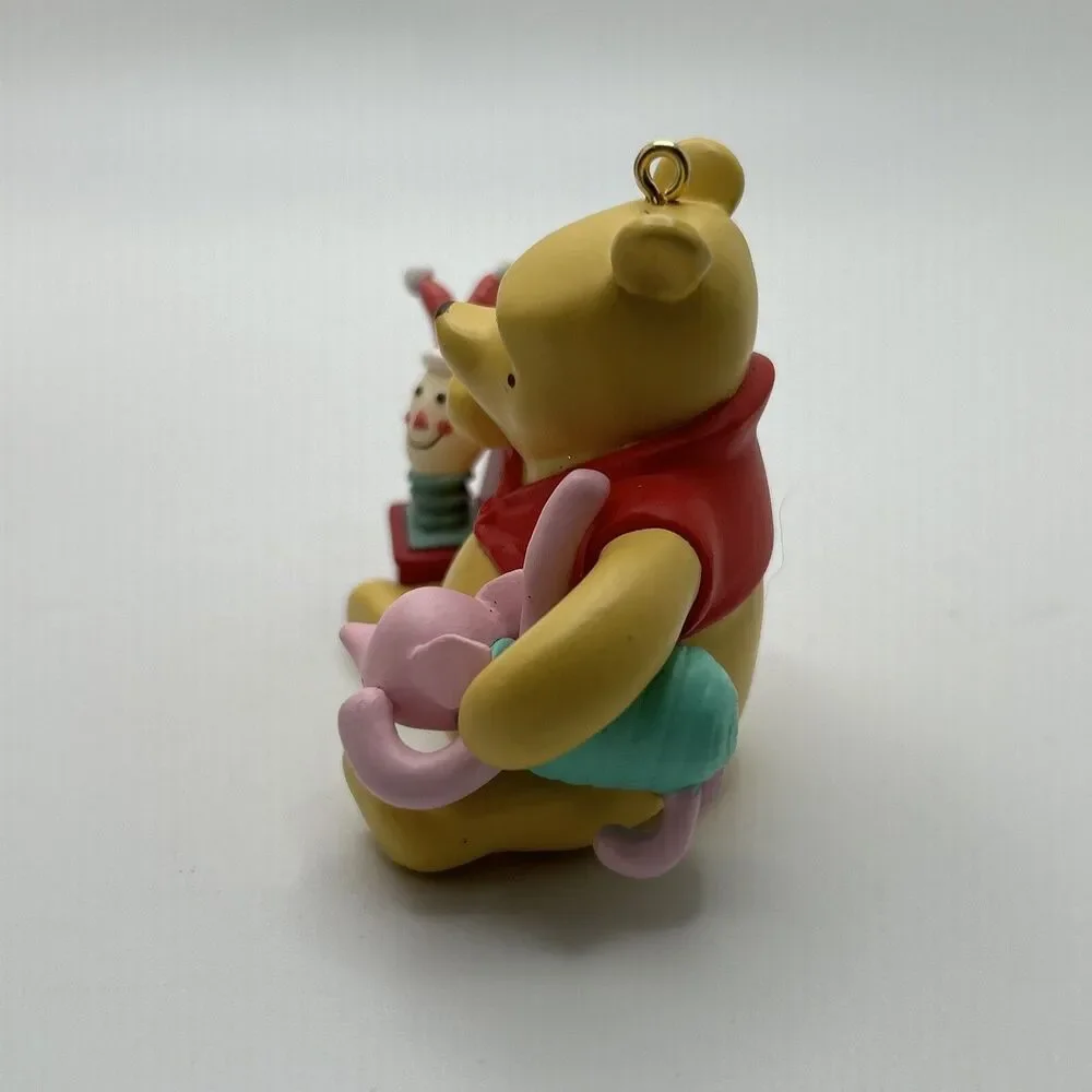Hallmark Keepsake Piglets Jack-in-the-Box Ornament 2000 Classic Pooh Collection